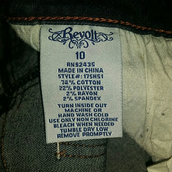 Revolt shorts size 10 - Picture 3 of 4